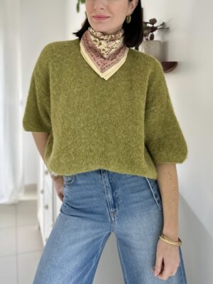 Pull-vert-olive-manches-courtes