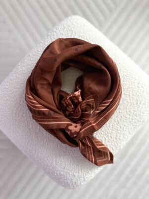 Grand-foulard-Jade-chocolat