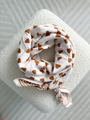 Grand-foulard-Love-Cannelle