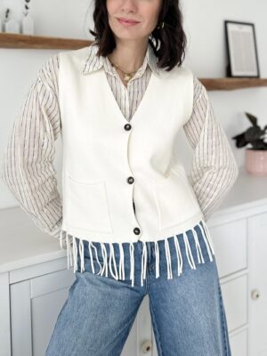 Gilet-sans-manches-franges