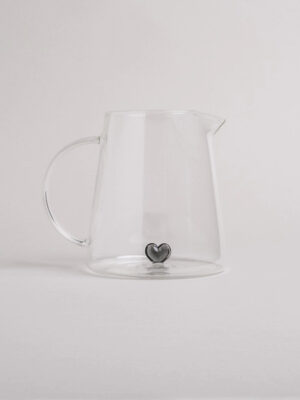Carafe-forme-cœur-noire