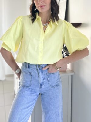 Chemise-jaune-manches-bouffantes