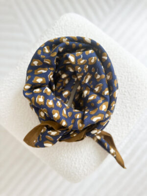 foulard-indien-grand-leopard-imprimé-navy-beige-bleumarine-blockprint