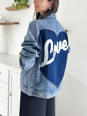 veste-jeans-oversize-brodee-love-au-dos