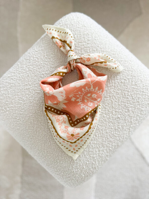 petit-foulard-rose