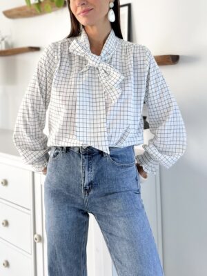 Chemise-carreaux-noir-blanc-manches-longues-col-lavalliere