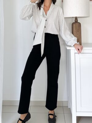 jeans-droit-noir-taille-haute
