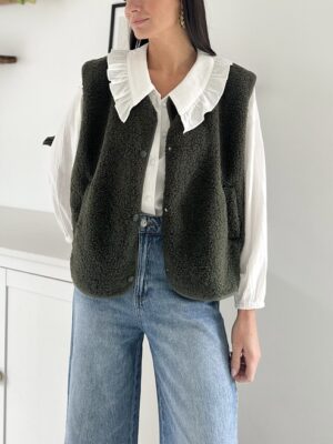 veste-oversize-sans-manches-kaki-effet-mouton
