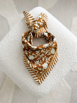 petit-foulard-kate-caramel