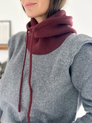 col-à-capuche-prune-laine