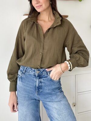 chemise-kaki-manches-longues-col-victorien