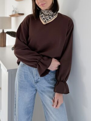 sweat-marron-manches-évasées-col-rond