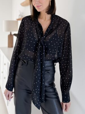 chemise-noire-semi-transparente-pois-blancs
