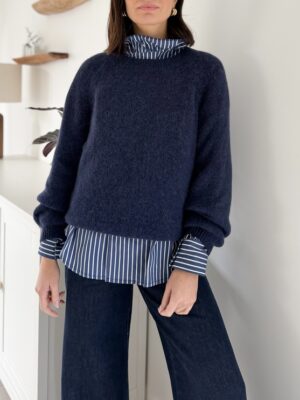pull-bleu-marine-maille-col-rond-manches-longues