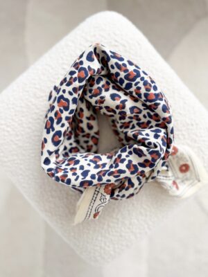 Foulard-indien-imprimé-léopard-marine-beige