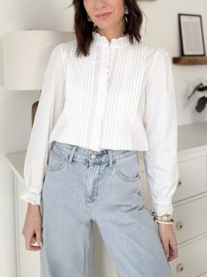 chemise-blanche-col-brode-manches-longues