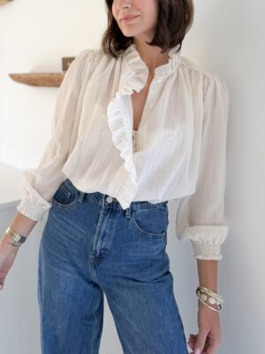 Chemise en voile écrue manches longues semi-transparente entièrement boutonné