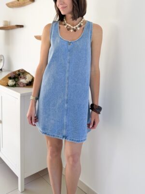 Robe courte en jeans coupe trapèze et sans manches