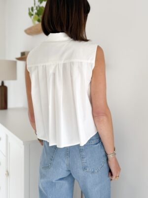 chemise sans manches courte blanche col classique dos plissé
