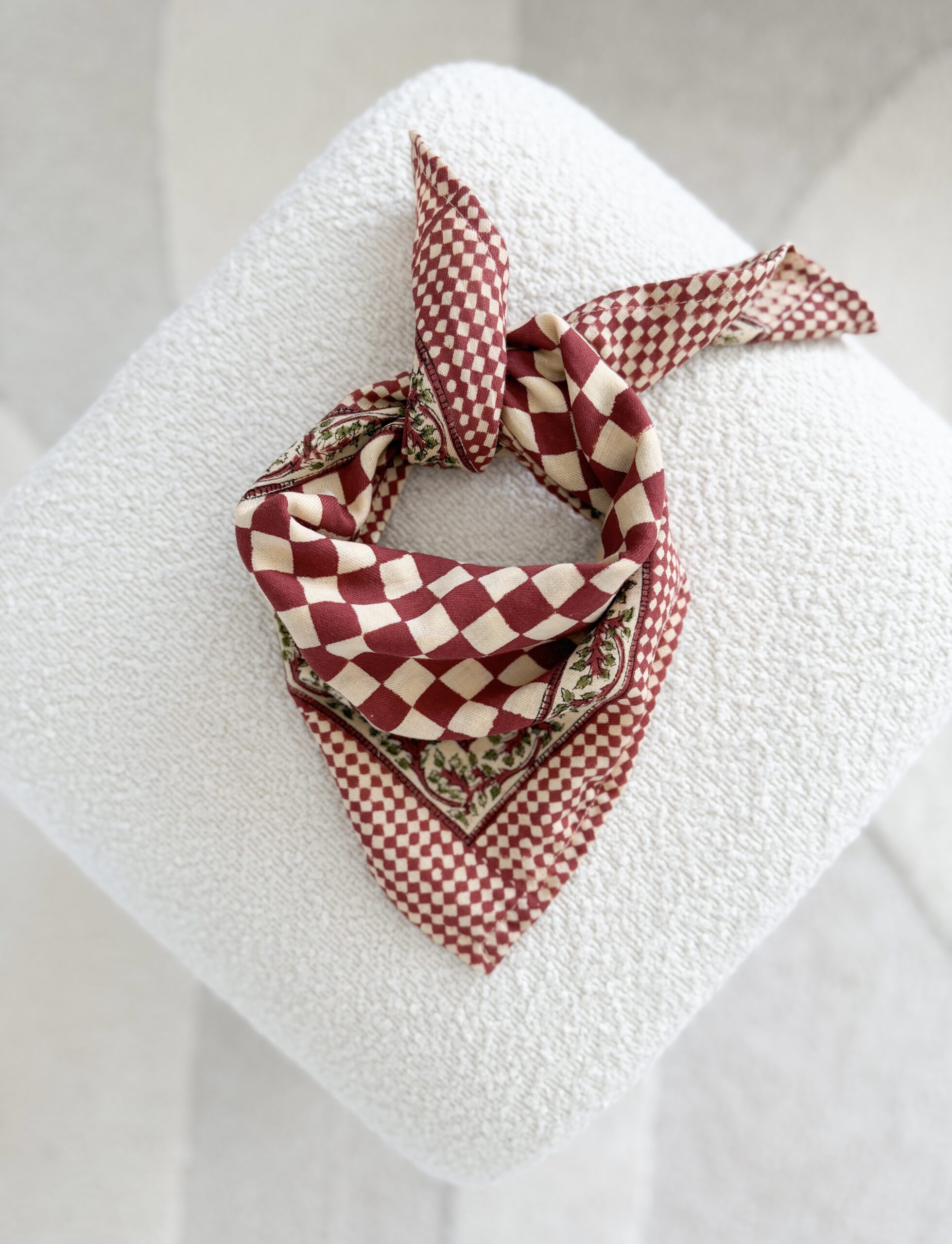 petit foulard damier grenat