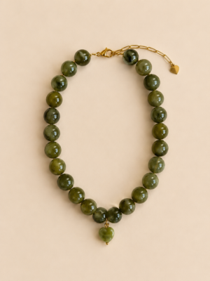 collier perles rondes en résine vertes pendentif coeur
