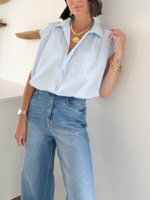 Chemise sans manches bleue ciel Imprimée rayures Col classique Poche plaquée avant Bas bouffant avec élastique