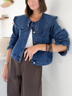 Veste en jeans denim brut col claudine coupe courte manches longues