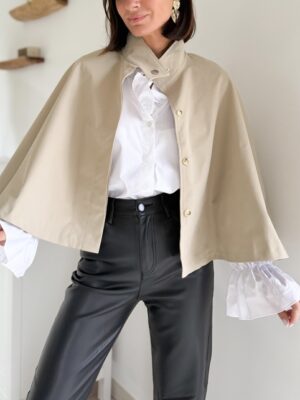 Veste cape col montant couleur écru