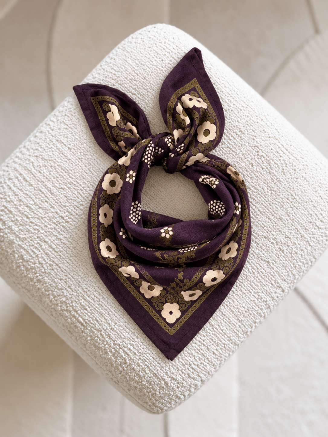 petit. foulard fleurs myrtille